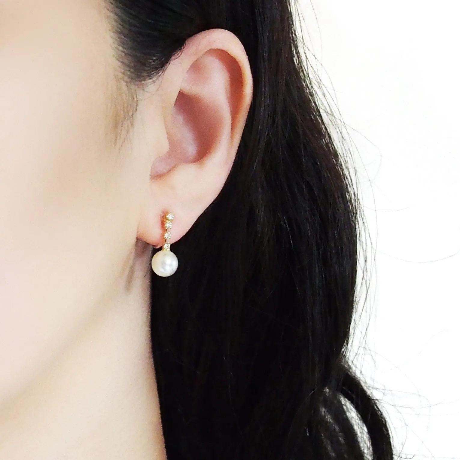 Dangle White Pearl & Crystal Invisible Clip On Earrings (Gold tone)